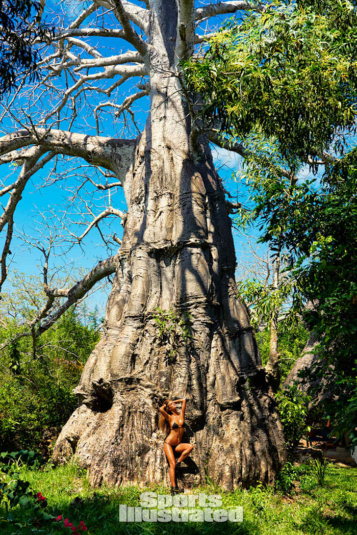 Nina Agdal 2016 web X159762_TK1_01454-rawWMFinal1920.jpg